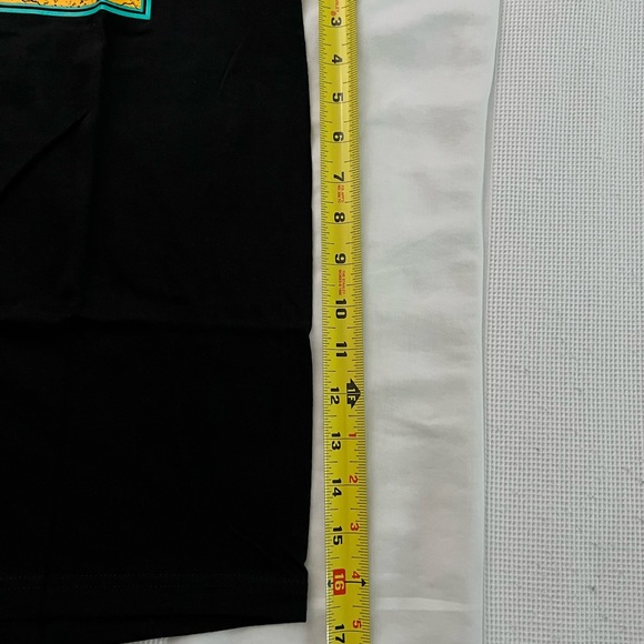 Levi Strauss & Co. T-shirt Medium - Picture 5 of 6